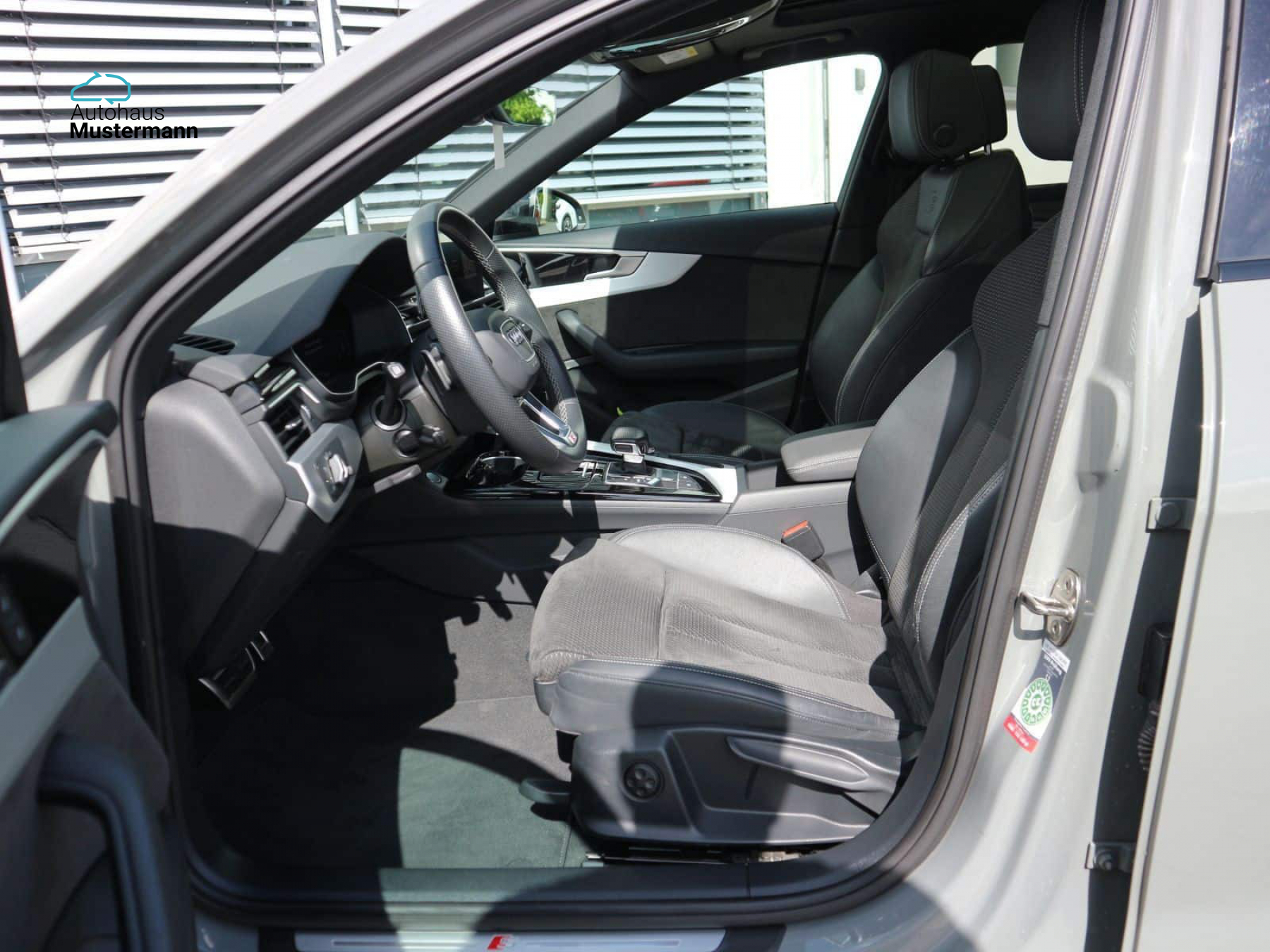 Fahrzeugabbildung Audi A4 Avant S line 40 TDI quattro S tronic PANO+AHK